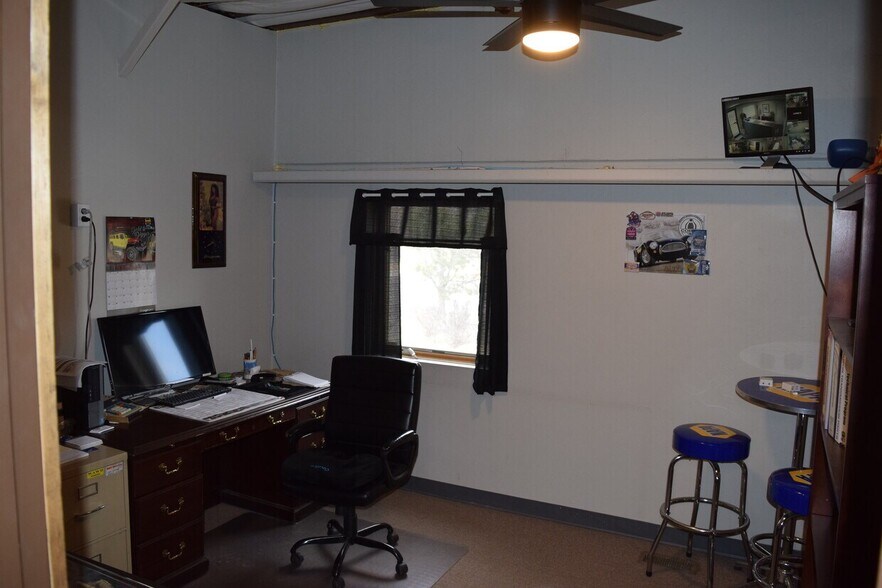 More Photos Of 520-536 W 66th St, Loveland Light Manufacturing For Sale