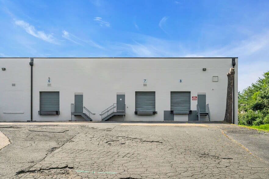 More Photos Of 5731 General Washington Dr, Alexandria Distribution For Sale