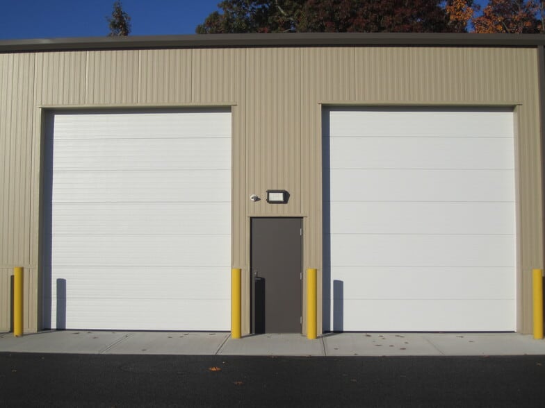 More Photos Of 579 Weeden St, Pawtucket Light Manufacturing For Sale