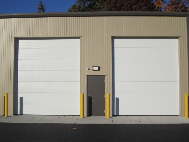 More Photos Of 579 Weeden St, Pawtucket Light Manufacturing For Lease