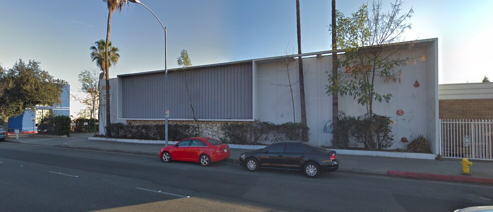 Primary Photo Of 2268 E Foothill Blvd, Pasadena Distribution For Lease