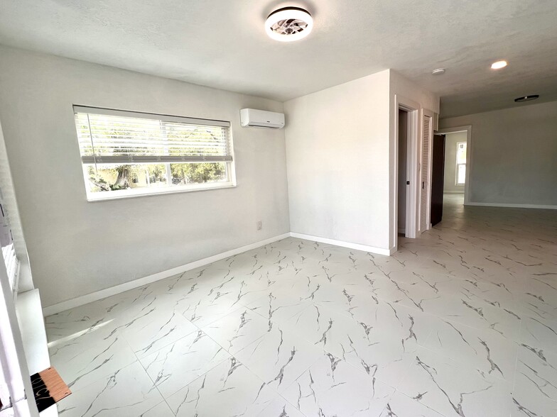 Primary Photo Of 2578 Jackson St, Fort Myers Apartments For Sale