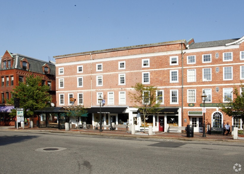 More Photos Of 2 Market Sq, Portsmouth Storefront Retail Office For Lease