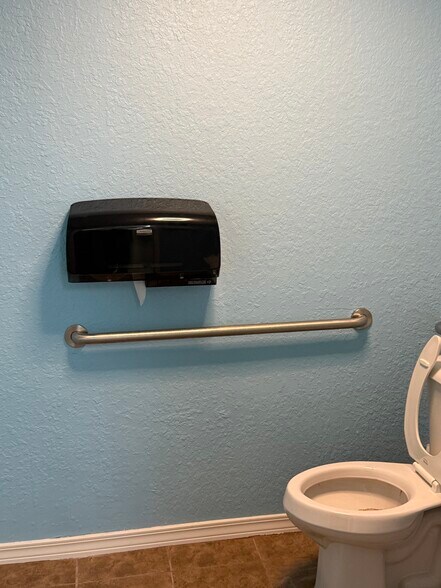 More Photos Of 1116 Us-17, Palatka Medical For Lease