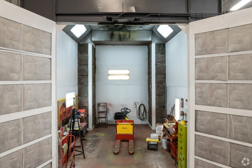 More Photos Of 1000 Brighton St, Union Township Manufacturing For Lease