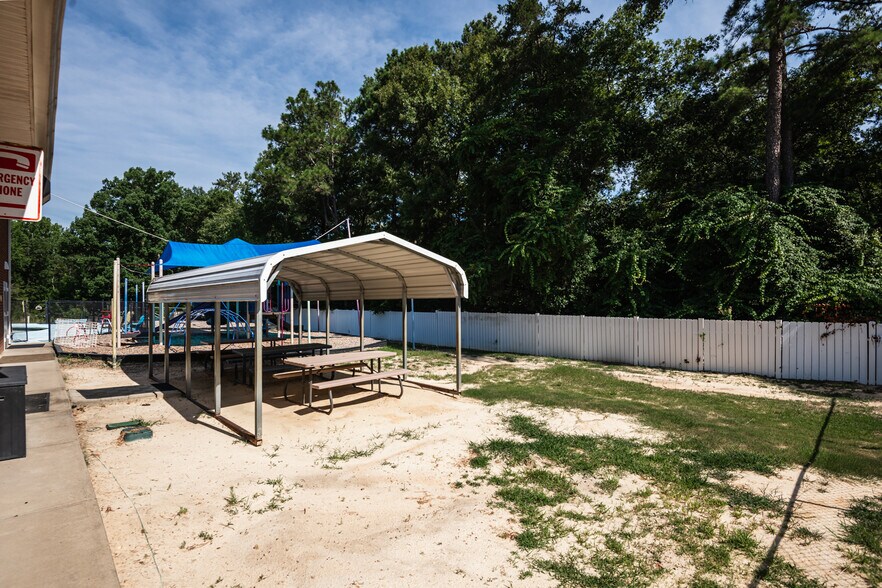 More Photos Of 1224 Old Cherokee Rd, Lexington Daycare Center For Sale