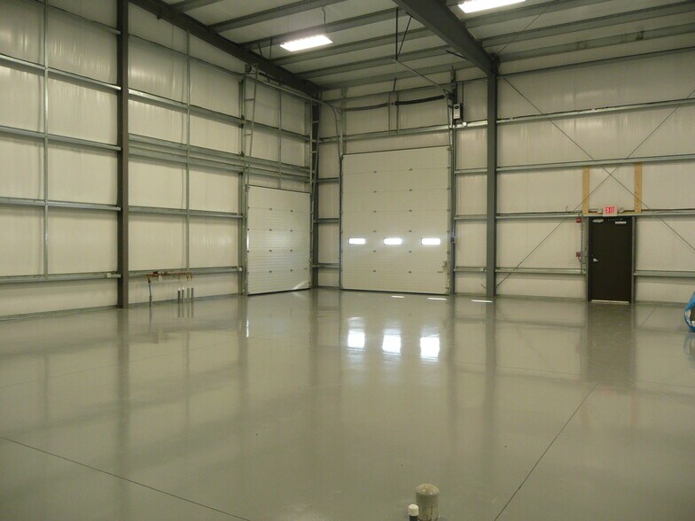 More Photos Of 376 Dry Bridge Rd, North Kingstown Warehouse For Sale