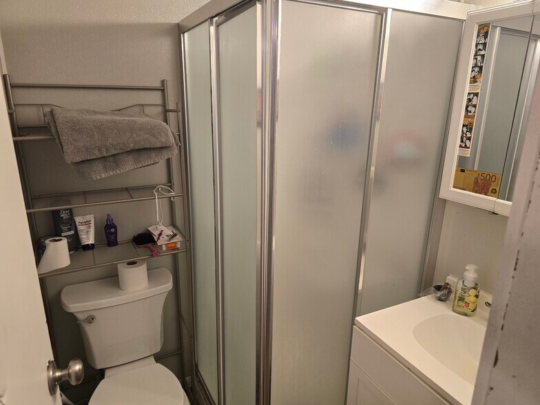 More Photos Of 804 Railroad St, Monongahela Specialty For Sale