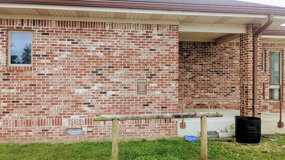 More Photos Of 101 Cross St, Waveland Office For Sale