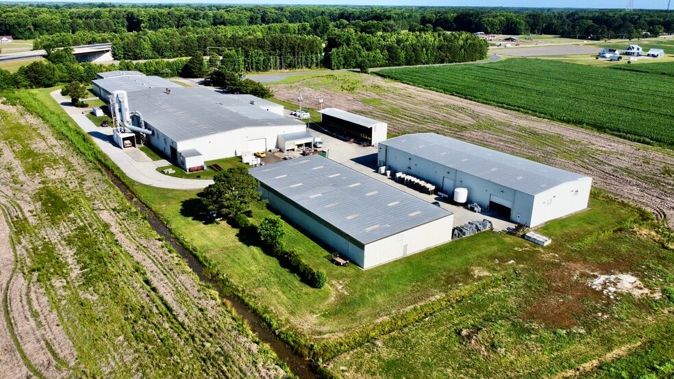 More Photos Of 132-136 Woodworkers Ct, Chesapeake Manufacturing For Lease