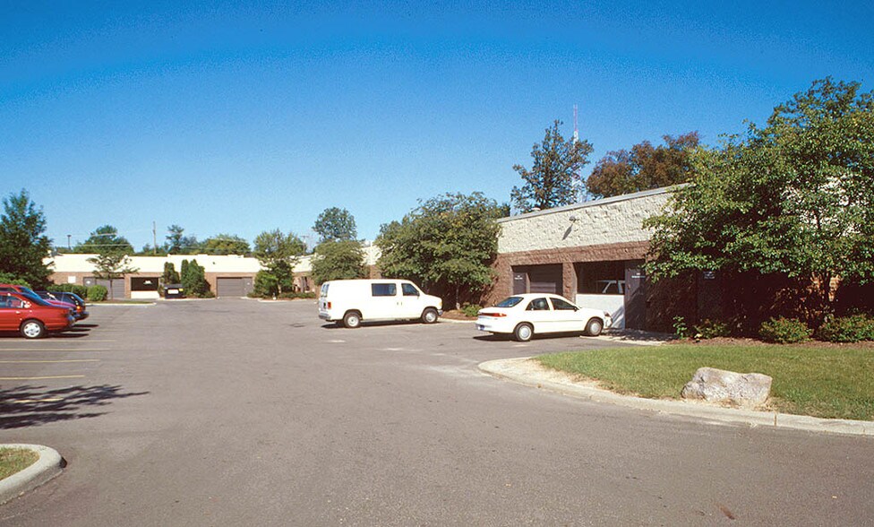More Photos Of 41551-41651 W 11 Mile Rd, Novi Light Manufacturing For Lease