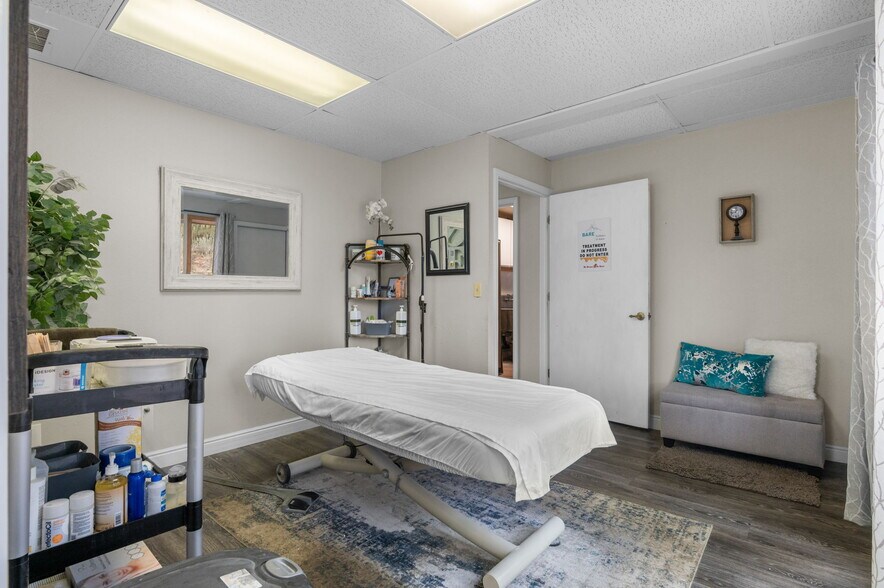 More Photos Of 29713 Troutdale Scenic Dr, Evergreen Office For Sale