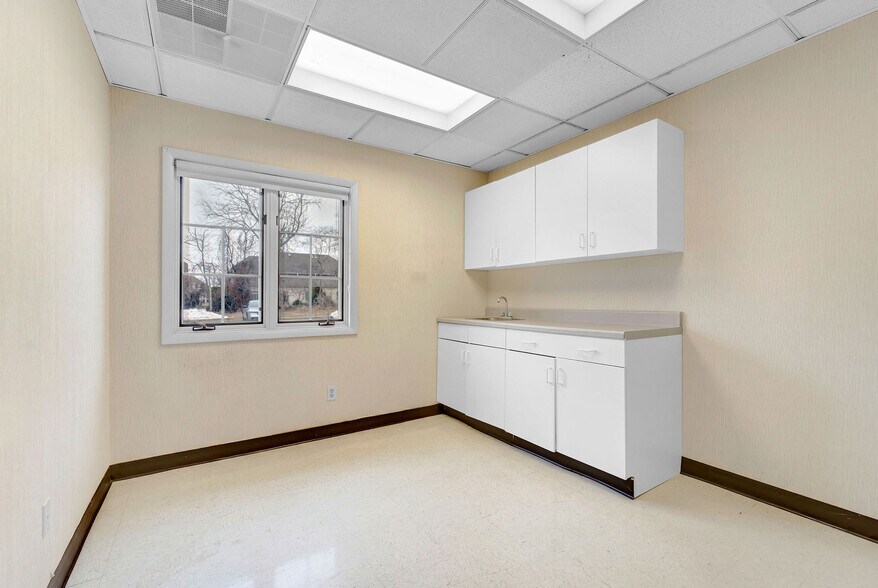 More Photos Of 600 Coventry Dr, Phillipsburg Medical For Sale