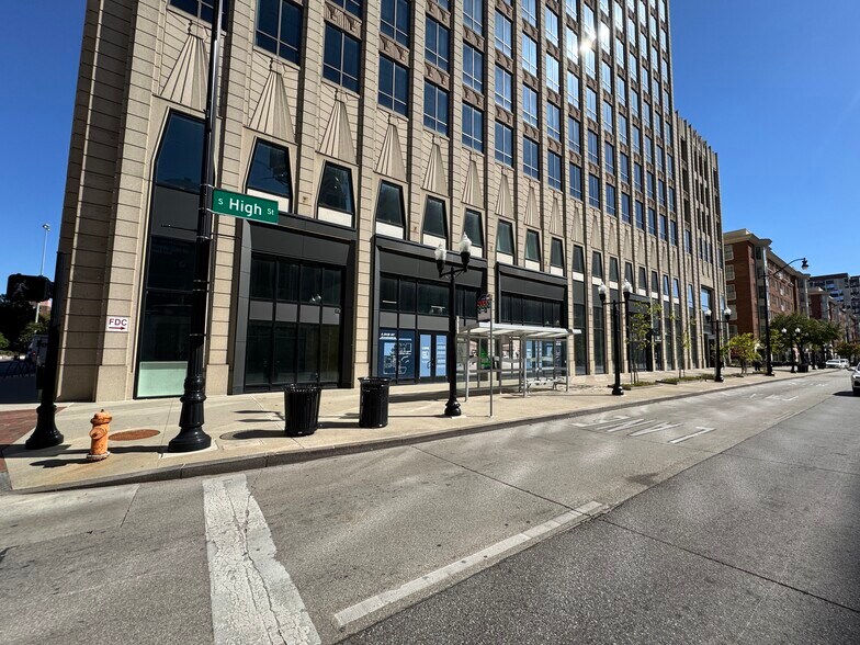 More Photos Of 21 E State St, Columbus Office For Lease