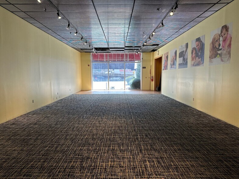 More Photos Of 725 Southbridge St, Worcester Warehouse For Lease