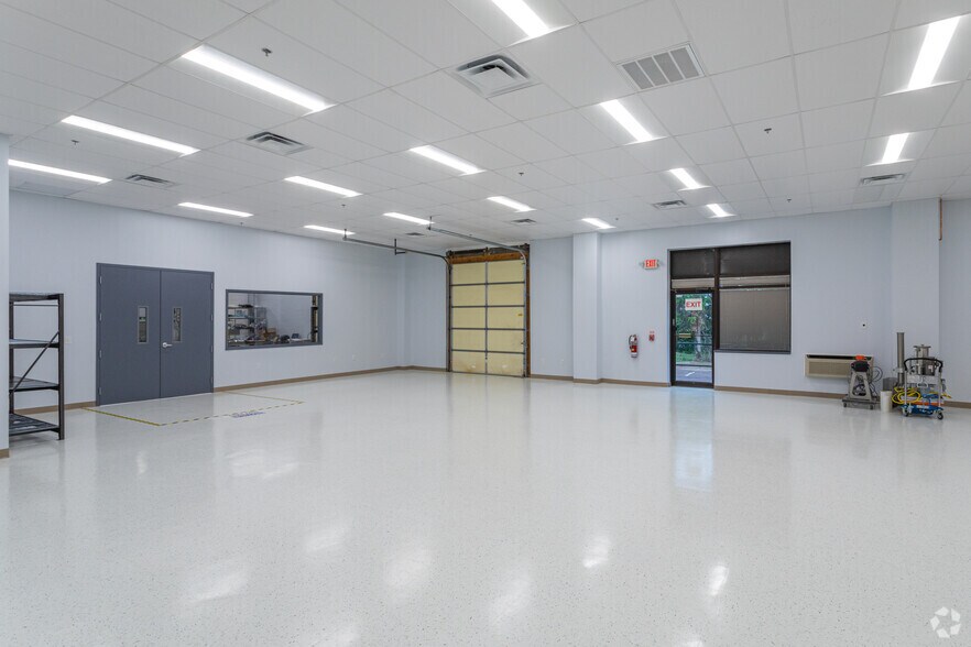 More Photos Of 1 Ivybrook Blvd, Warminster Township Light Distribution For Lease