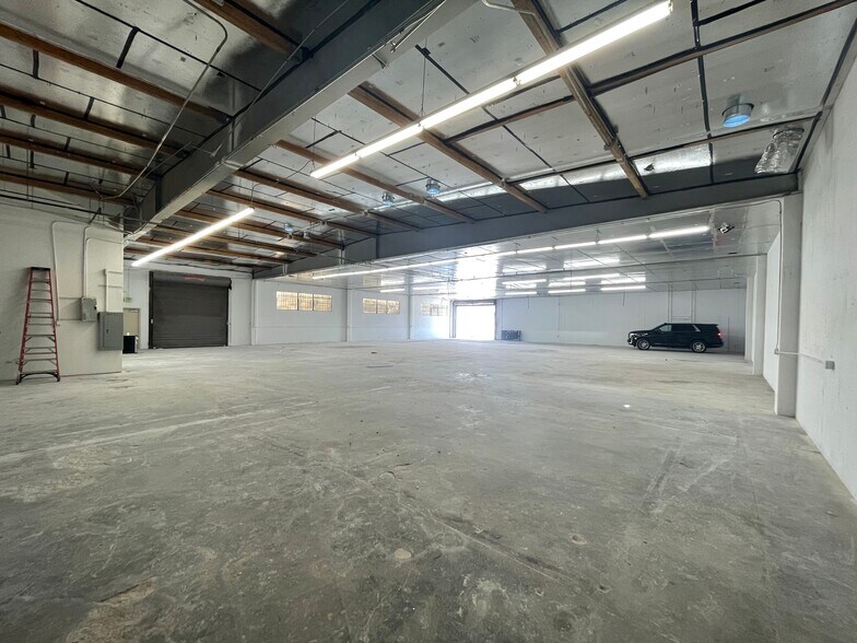 More Photos Of 7442 Varna Ave, North Hollywood Warehouse For Sale