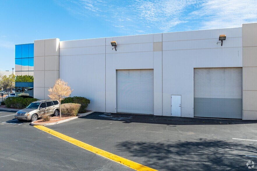 More Photos Of 365 Pilot Rd, Las Vegas Warehouse For Lease