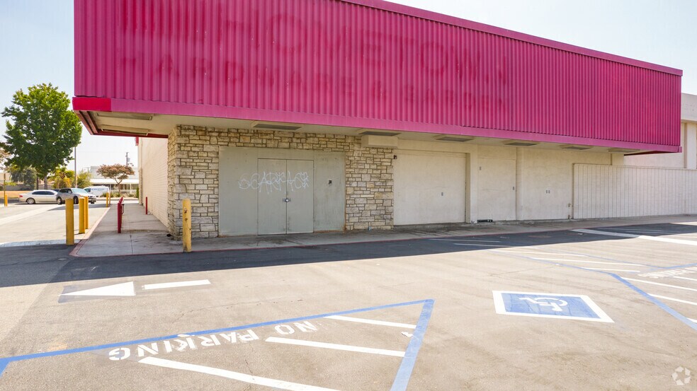 More Photos Of 10001 Paramount Blvd, Downey Storefront For Lease