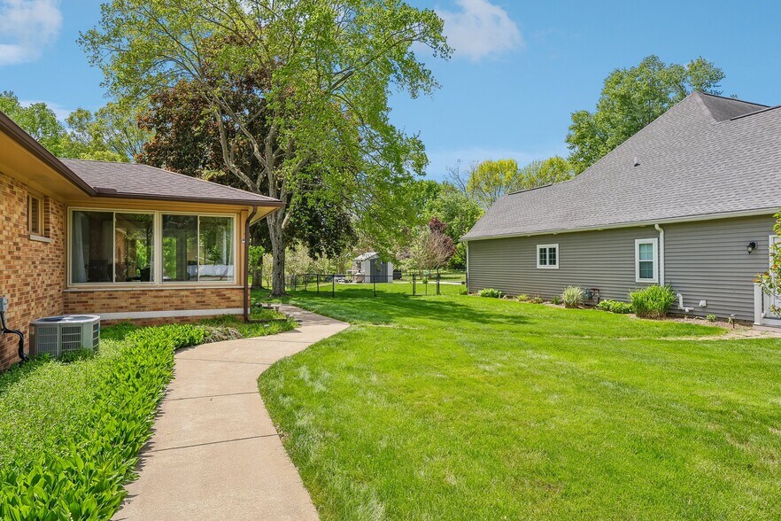 More Photos Of 836 Jacoby Rd, Copley Healthcare For Sale