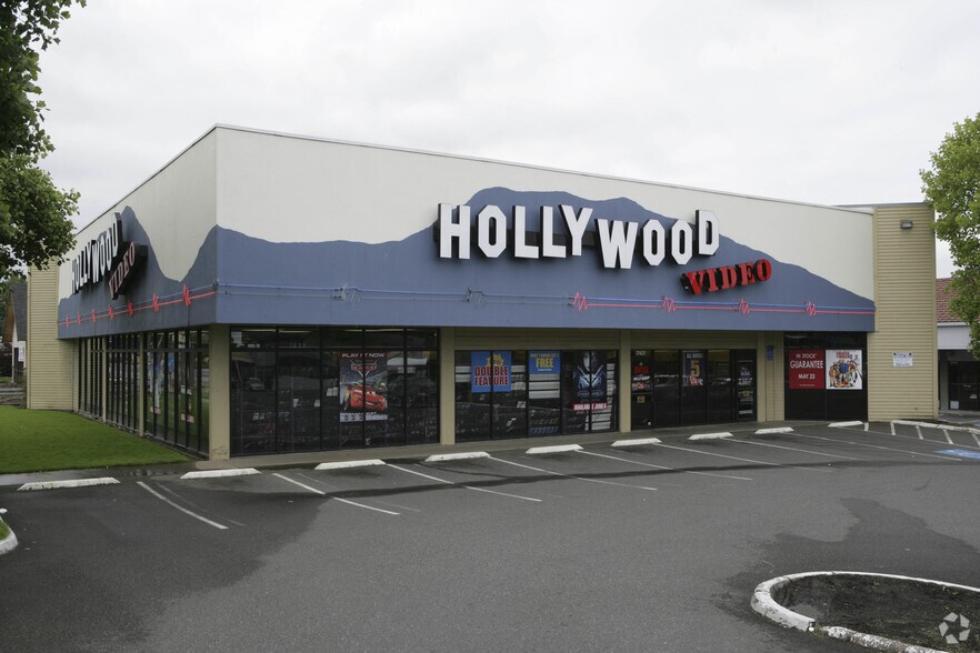 More Photos Of 17401 SE McLoughlin Blvd, Milwaukie Freestanding For Lease