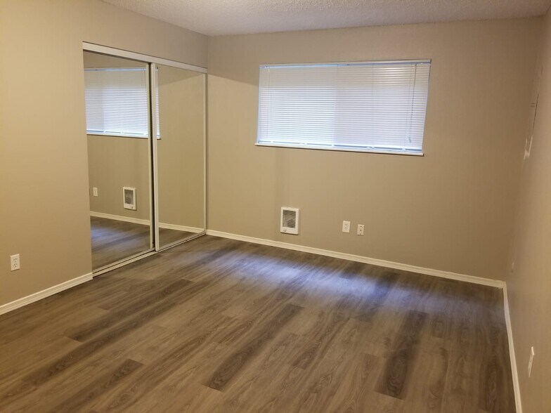 More Photos Of 4700 Falls View Ave, West Linn Apartments For Sale