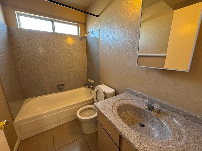 More Photos Of 1501 S Woodland St, Tucson Apartments For Sale
