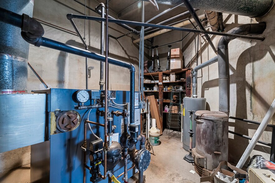 More Photos Of 21 State St, Oil City Specialty For Sale