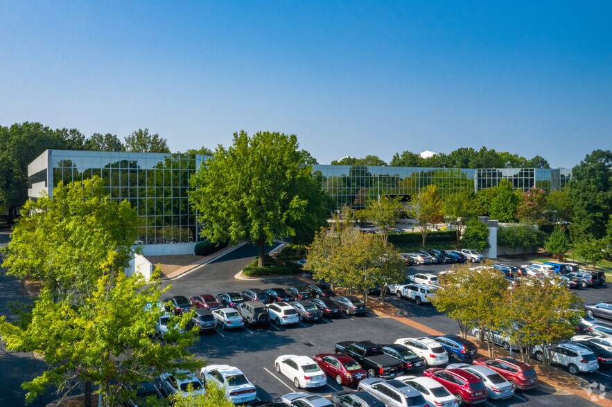 More Photos Of 2101 Rexford Rd, Charlotte Office For Lease