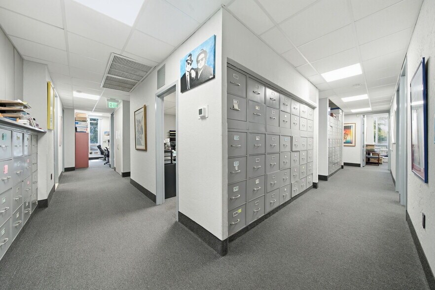 More Photos Of Sans Souci Blvd, Miami Office For Sale