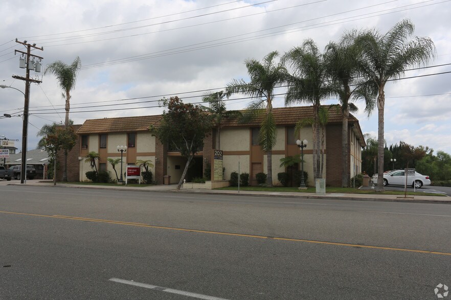 More Photos Of 202 W Lincoln Ave, Orange Office For Lease