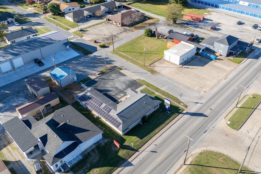 More Photos Of 602 S Court St, Marion Office For Sale