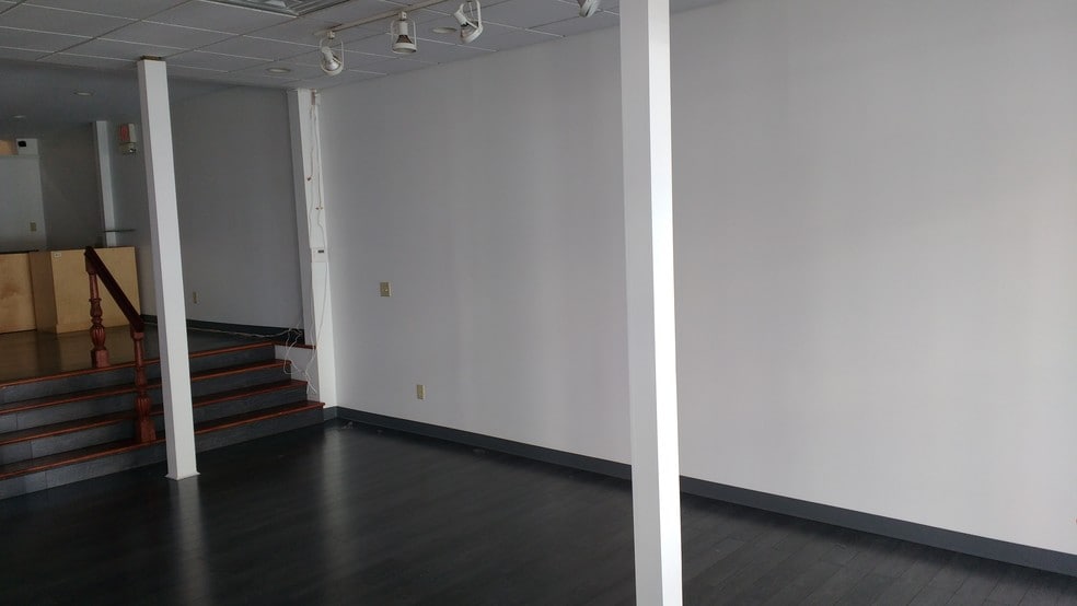 More Photos Of 21-23 N Dean St, Englewood Freestanding For Lease