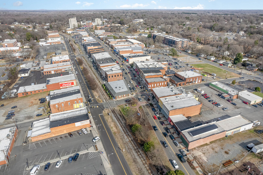 More Photos Of 1041 N Main St, Mooresville Auto Repair For Sale
