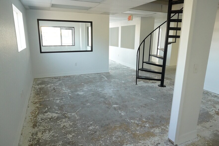 More Photos Of 1598 Havendale Blvd NW, Winter Haven General Retail For Lease