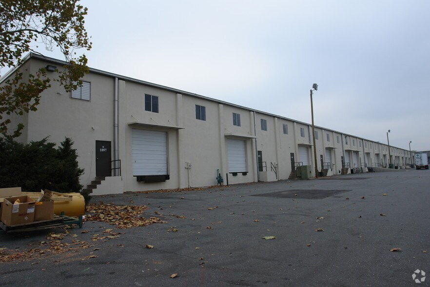 More Photos Of 1851-1897 Scott Futrell Dr, Charlotte Light Distribution For Lease