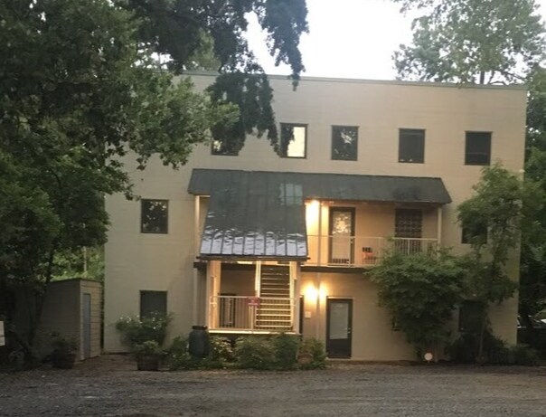 More Photos Of 2035 Manchester St NE, Atlanta Loft Creative Space For Lease