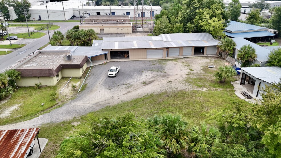 More Photos Of 5114-5116 Stepp Ave, Jacksonville Warehouse For Sale