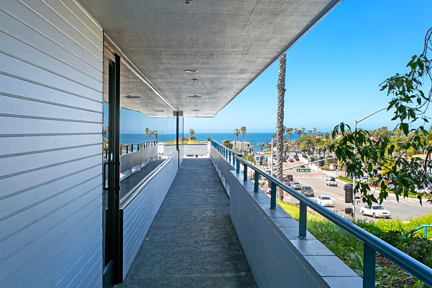 Primary Photo Of 201 Lomas Santa Fe Dr, Solana Beach Office For Lease