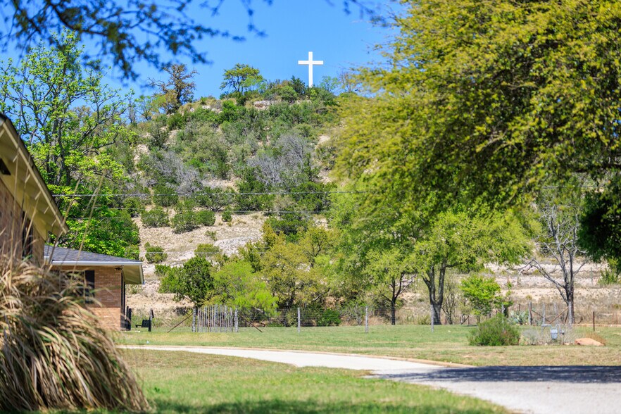 More Photos Of 415 Cross Mountain Dr, Fredericksburg Multifamily For Sale