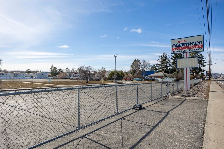 More Photos Of 5705 W Clearwater Ave, Kennewick Land For Sale