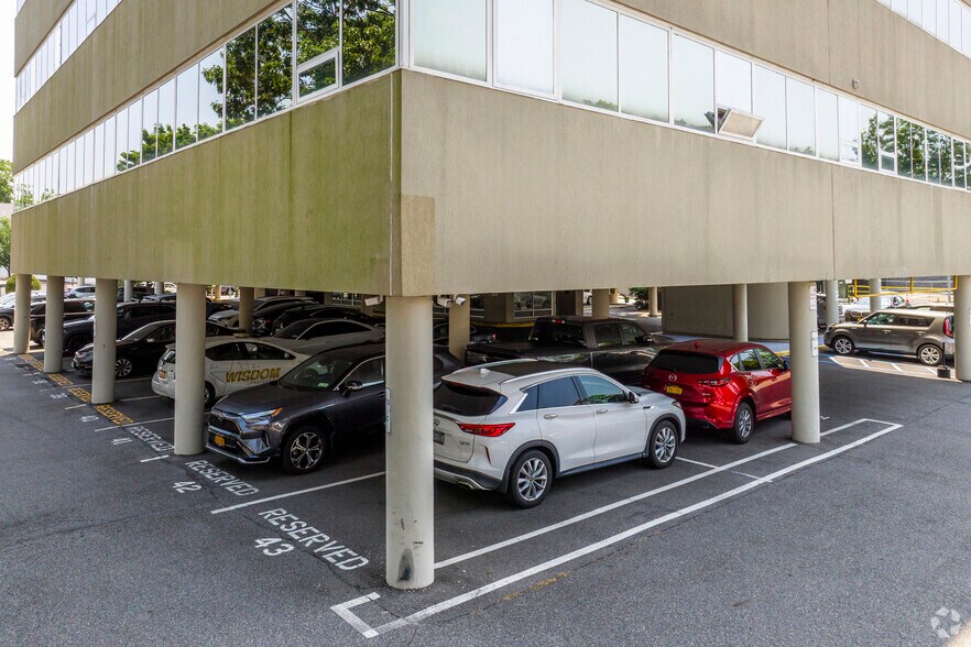 More Photos Of 265 Post Ave, Westbury Medical For Lease
