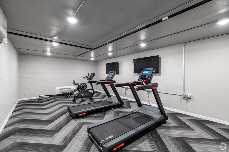 More Photos Of 1525 W Havens Ave, Mitchell Apartments For Lease