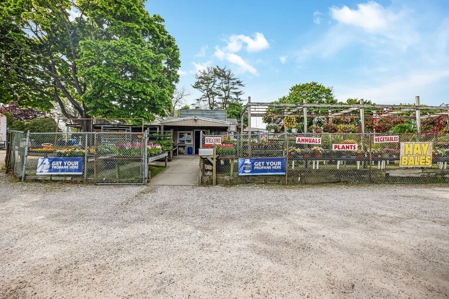 Primary Photo Of 42 Hempstead Tpke, Farmingdale Land For Sale