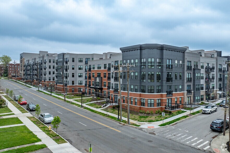 More Photos Of 2533 Woodburn Ave, Cincinnati Apartments For Lease
