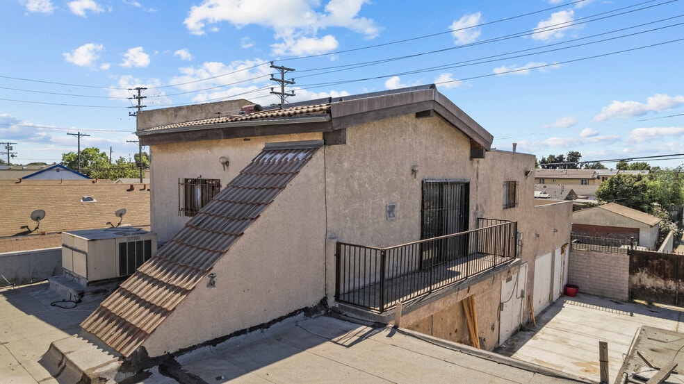 More Photos Of 9511 S San Pedro St, Los Angeles Office Residential For Sale