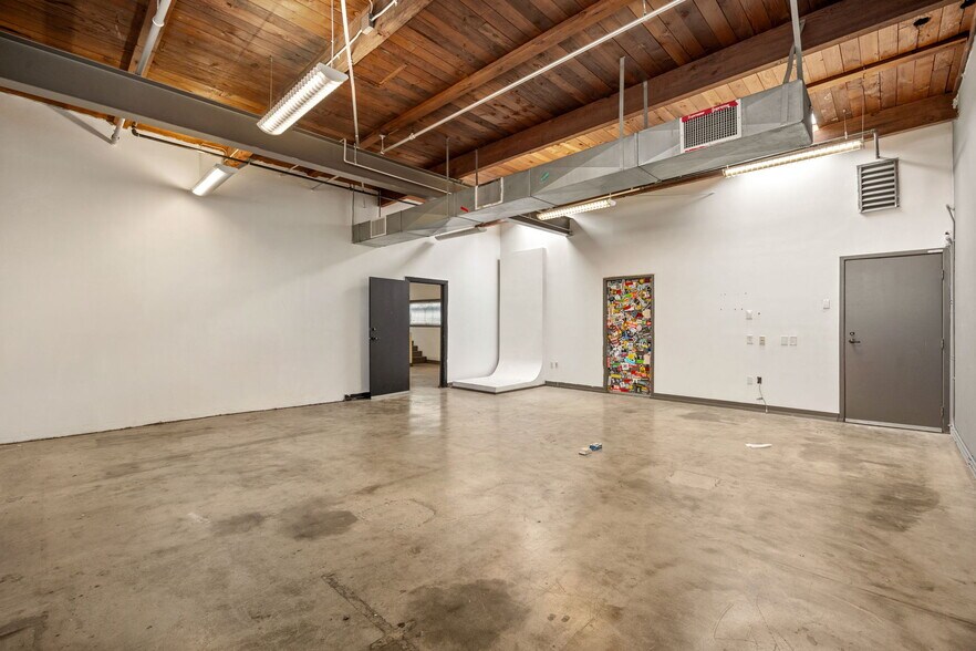 More Photos Of 3150 E 46th St, Los Angeles Loft Creative Space For Lease