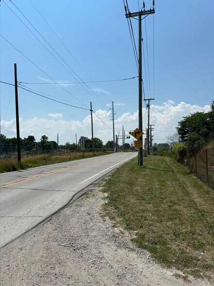 More Photos Of 729 Water Street, Hartford City Land For Lease