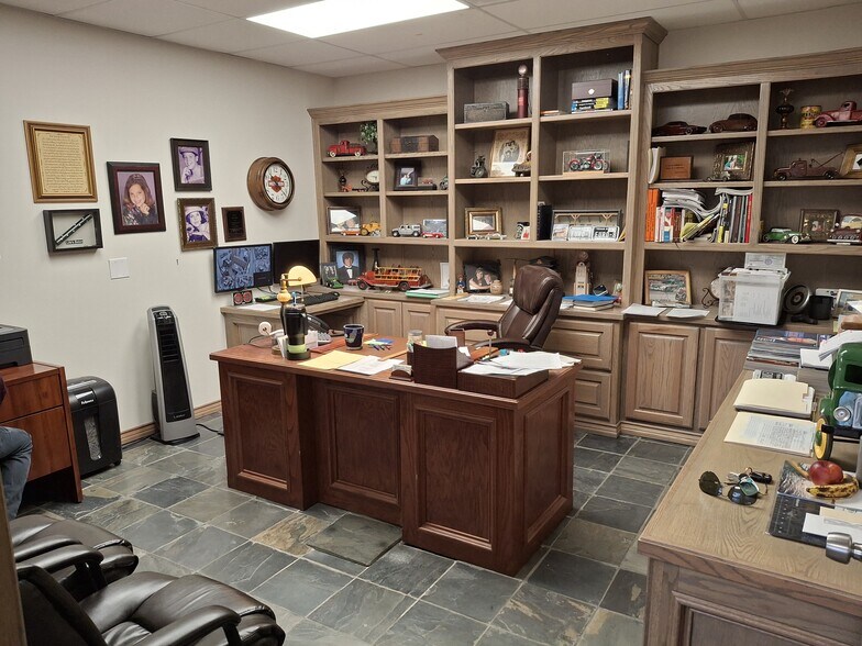 More Photos Of 2001 E Lancaster Ave, Fort Worth Auto Dealership For Sale