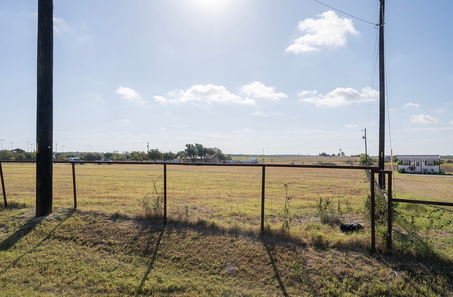 More Photos Of 1833 County Road 305, Jarrell Land For Sale
